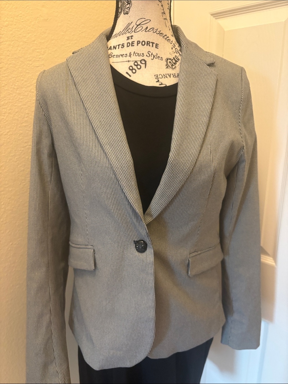 Lila Rose Grey Micro-Houndstooth Single-Button Blazer